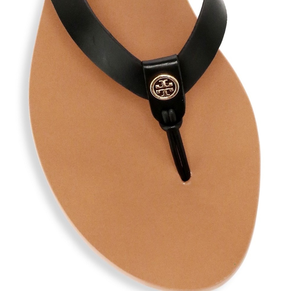 Tory Burch
Manon Leather Thong Sandals